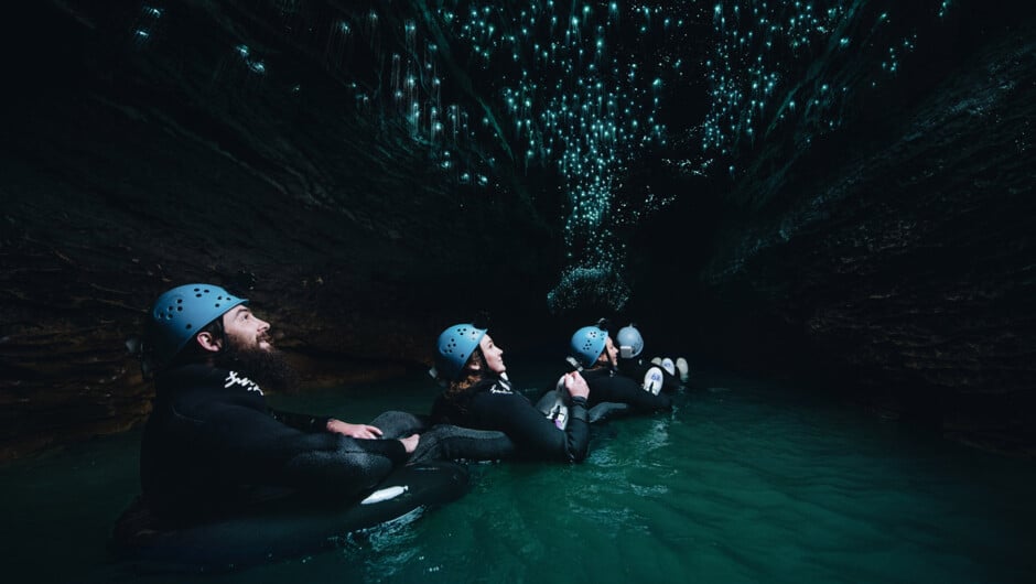 Black Water Rafting – Black Abyss