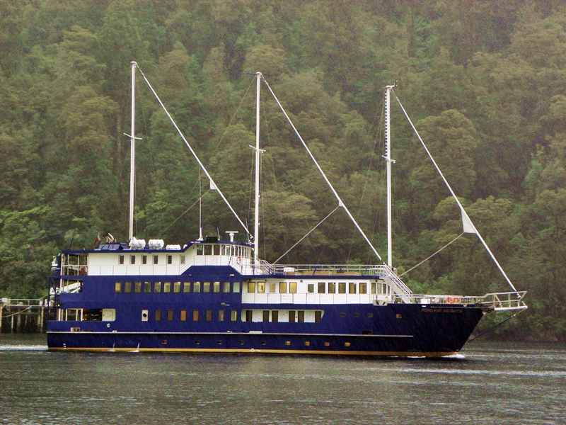 new zealand doubtful sound overnight cruise