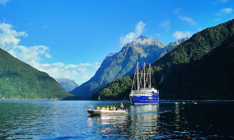 Milford Mariner Overnight Cruise