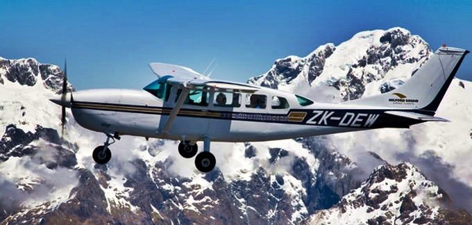 Aerial-sightseeing-Southern-Alps