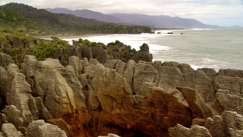 8 Day Bus Tour South Island New Zealand: Mountains to Sea
