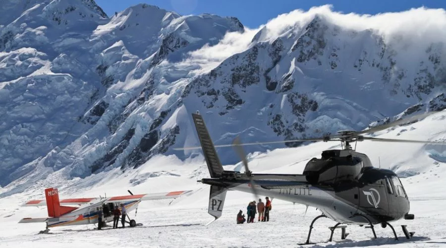 mount_cook_ultimate_alpine_experience_helicopterski_plane_combo-bmpw