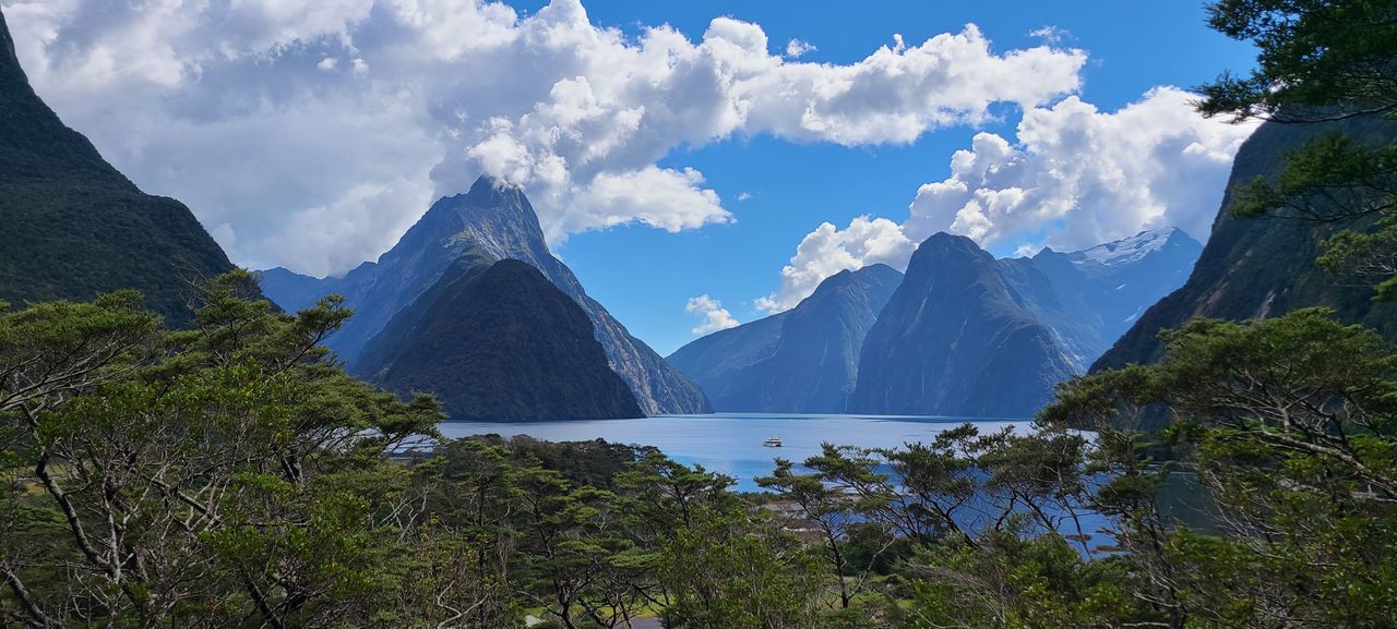11 Day South Island Guided Coach Tour: Tahake
