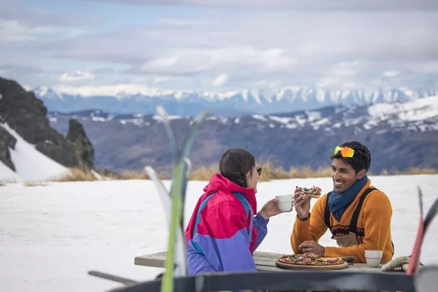 Skiing-Cardrona-Alpine-Resort-Wanaka-Otago3-jpg