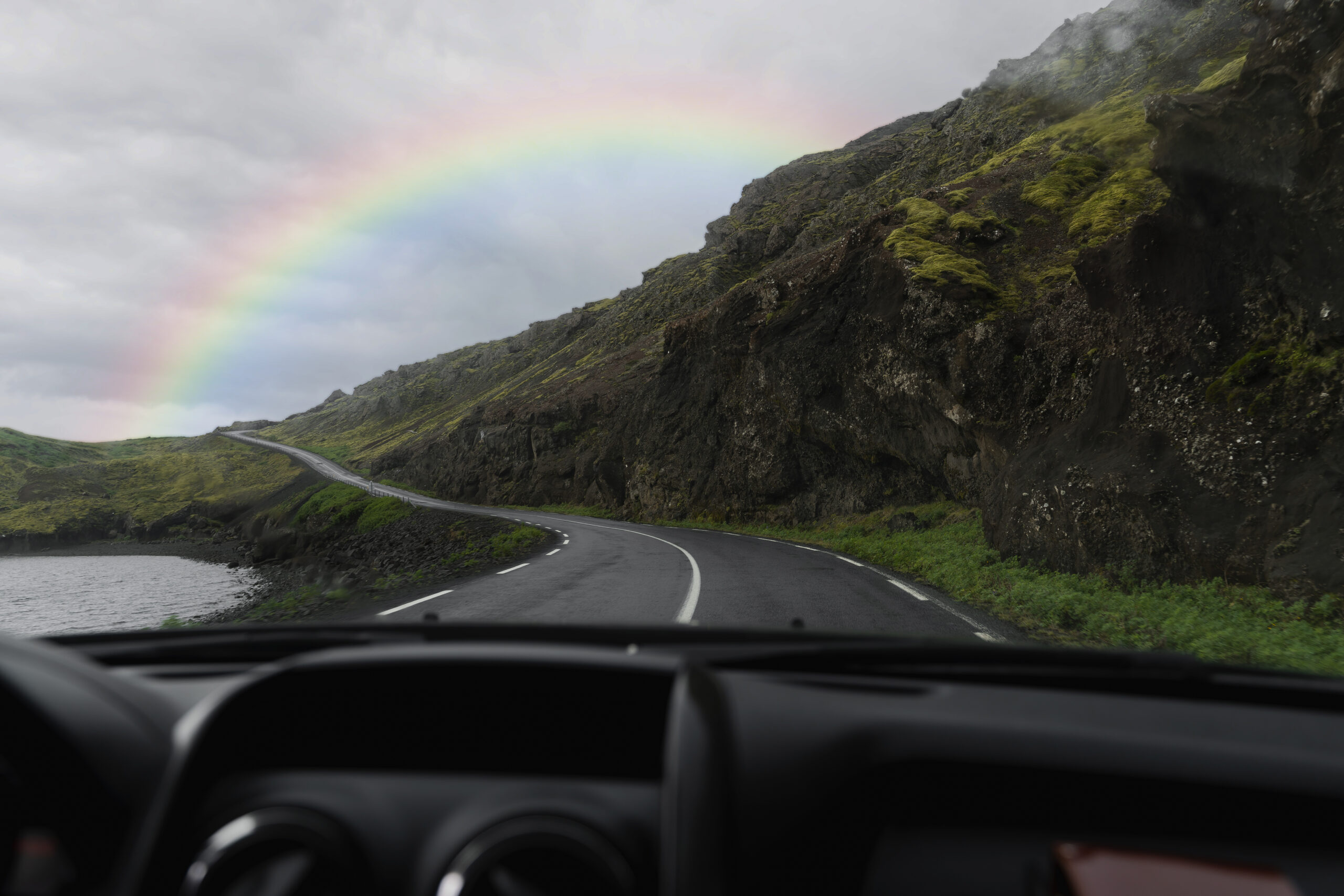 beautiful-landscape-with-rainbow-street