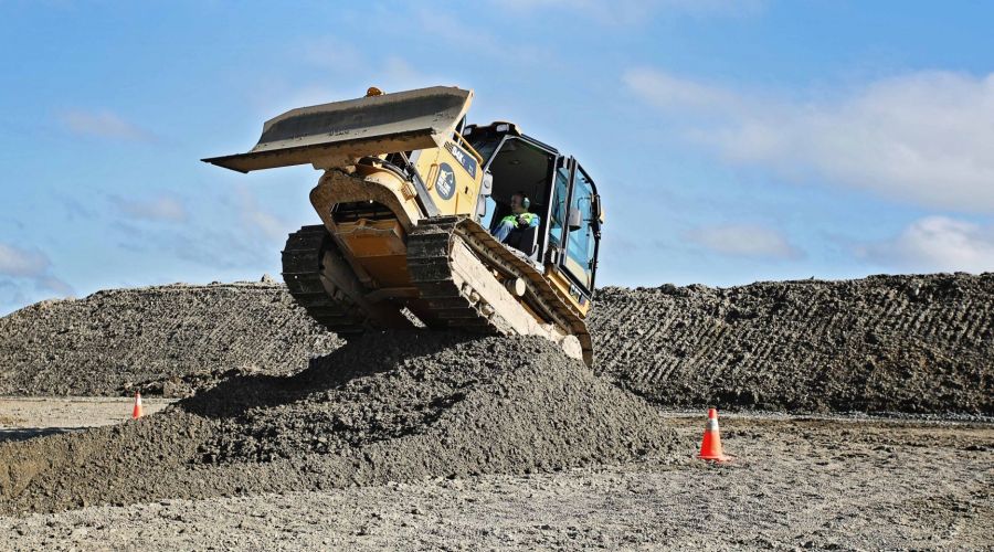 Dig This – Mini Dig 30 Minutes: Thrill of Operating Heavy Machinery