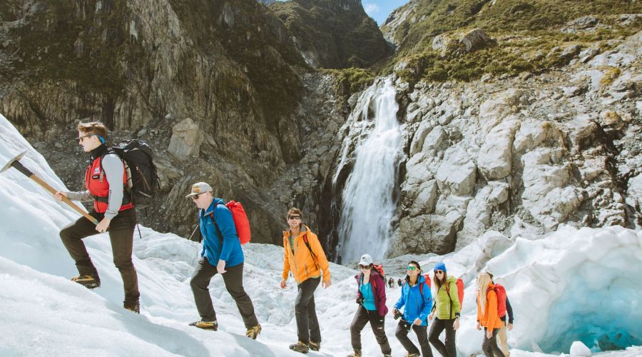 Flying Fox: Helihike – A Thrilling Adventure Across New Zealand’s Wild Landscapes