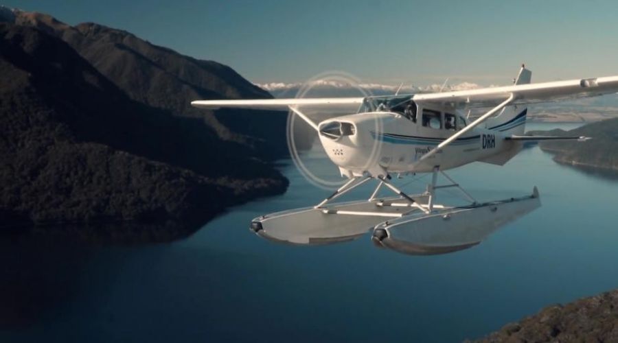 lakes-explorer-seaplane-flight