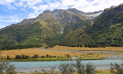 Hiking Mount Aspiring National Park