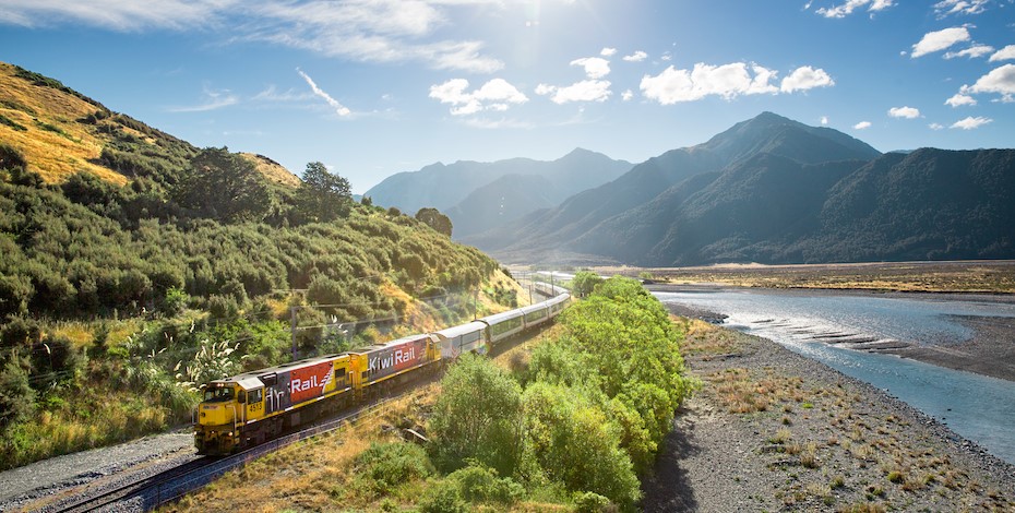 11 Day New Zealand Guided Coach & Train Tour: Kereru