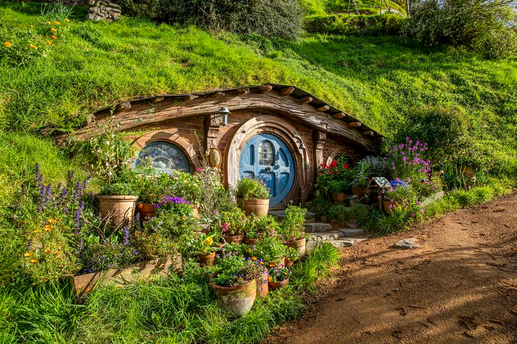 Hobbiton movie setup