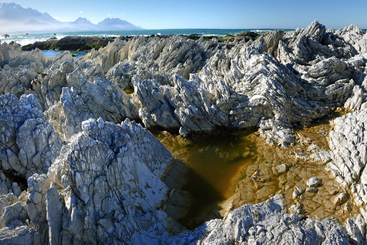 The best places to visit in New Zealand, A rugged coastline Kaikoura NZ