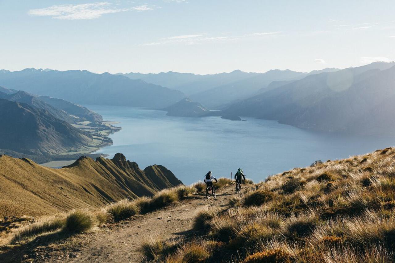 Getting to the Roys Peak Track Trailhead