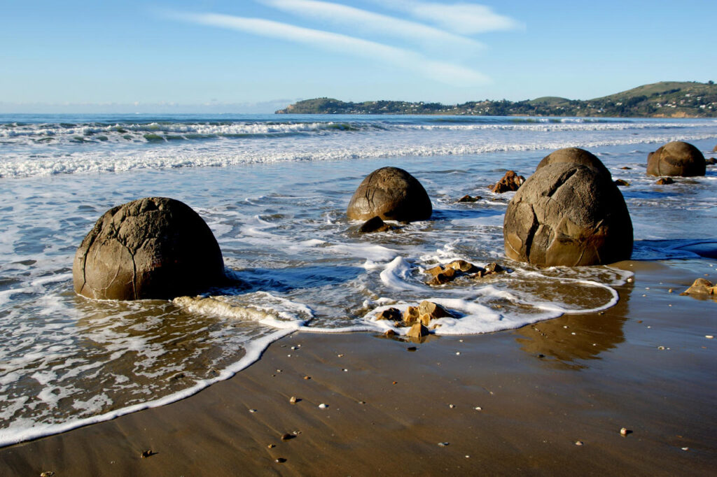 Koekohe Beach, Rock group on the beach