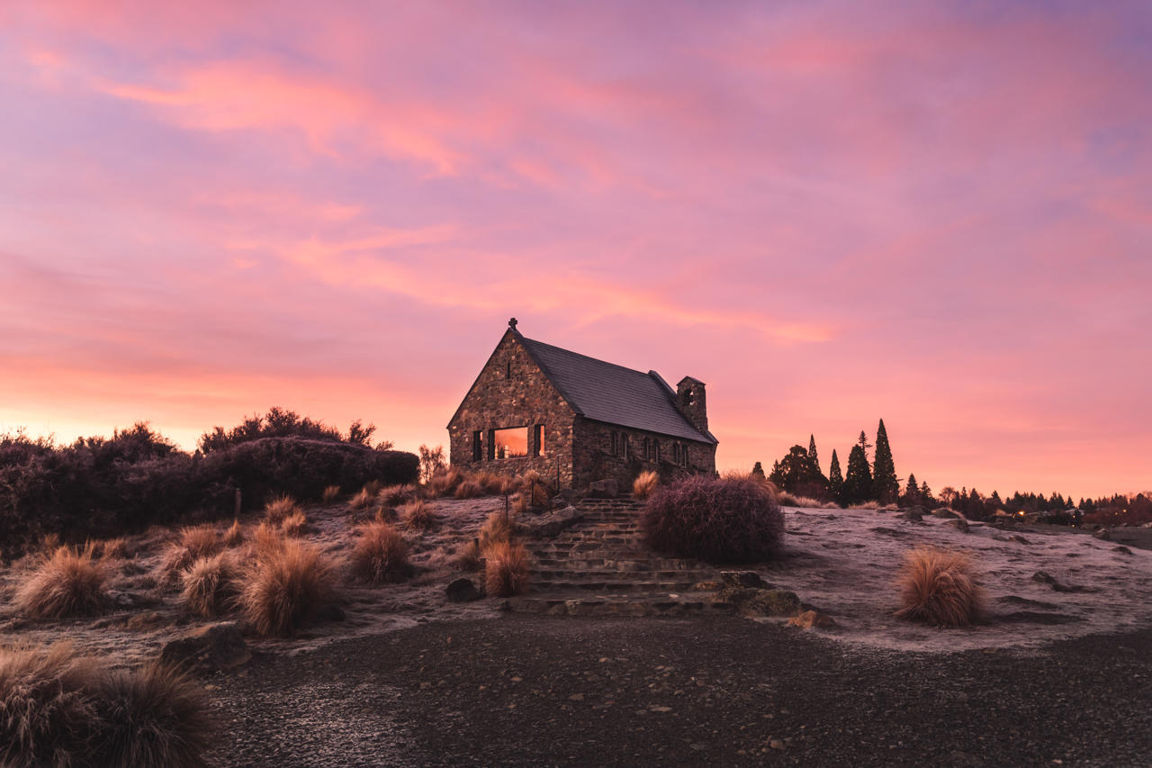 25 Day New Zealand Backpacker Tour: North & South Island Adventure