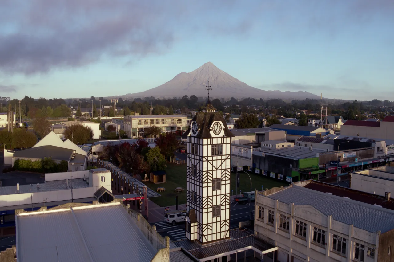 Stratford Glockenspiel with Maunga behind
